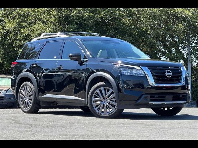 2023 Nissan Pathfinder SL