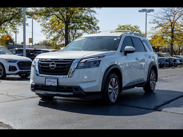 2023 Nissan Pathfinder SL