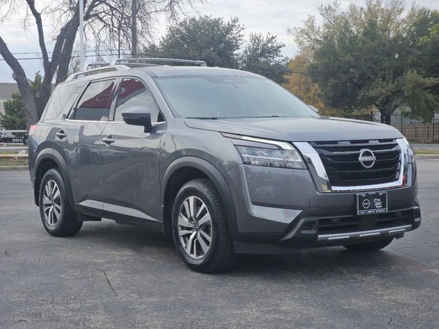 2023 Nissan Pathfinder SL