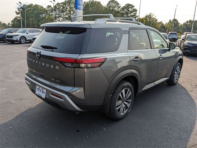 2023 Nissan Pathfinder SL