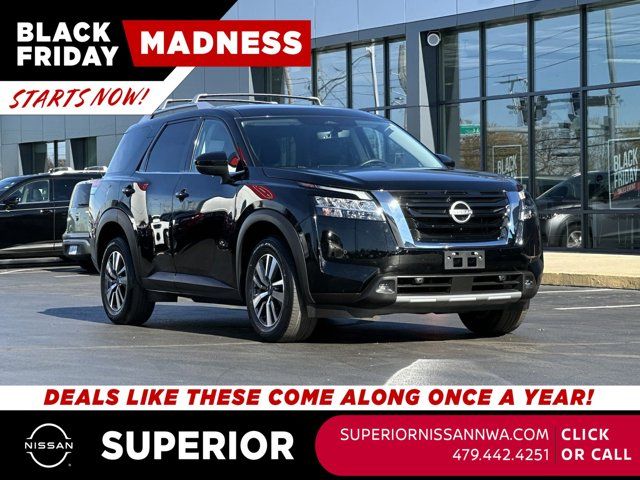 2023 Nissan Pathfinder SL