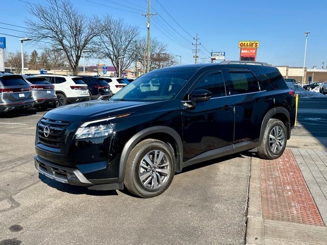 2023 Nissan Pathfinder SL