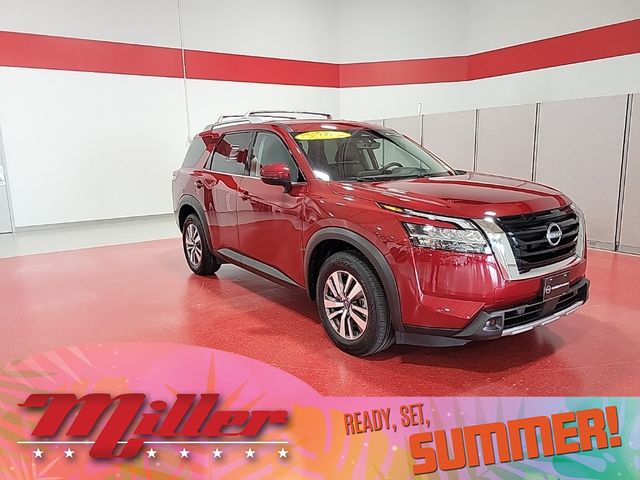 2023 Nissan Pathfinder SL