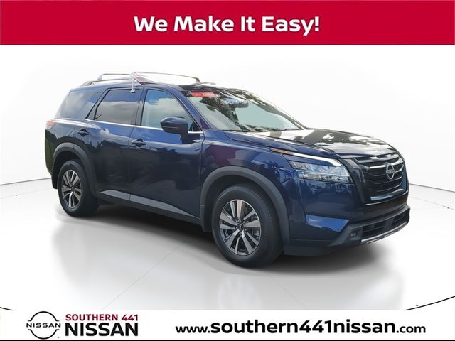 2023 Nissan Pathfinder SL