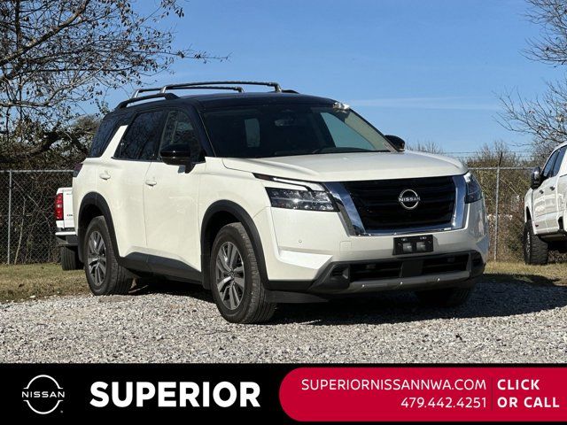 2023 Nissan Pathfinder SL