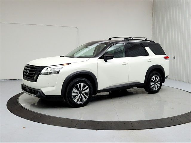 2023 Nissan Pathfinder SL