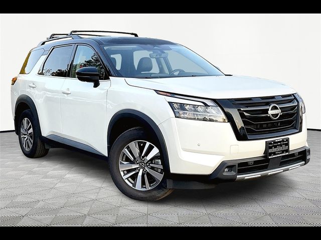 2023 Nissan Pathfinder SL