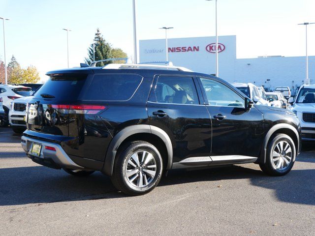 2023 Nissan Pathfinder SL