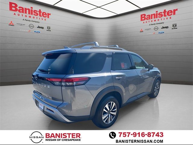 2023 Nissan Pathfinder SL