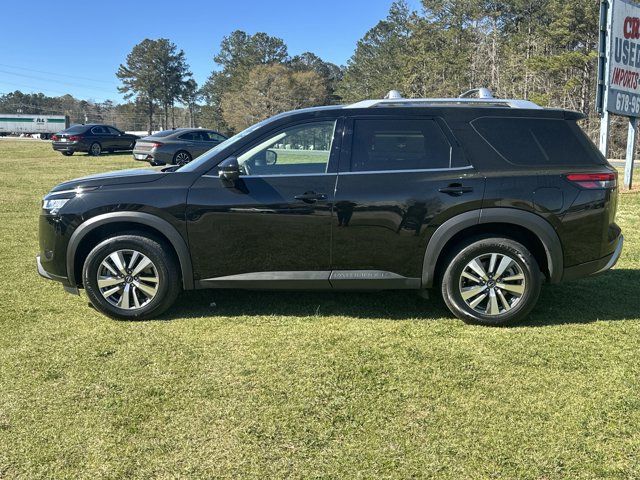 2023 Nissan Pathfinder SL