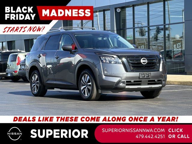 2023 Nissan Pathfinder SL