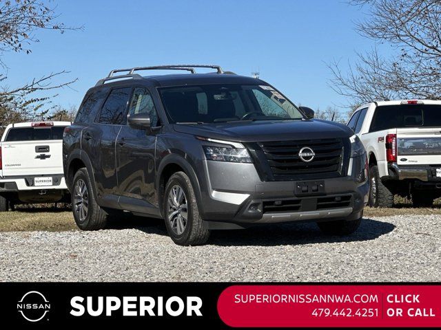 2023 Nissan Pathfinder SL