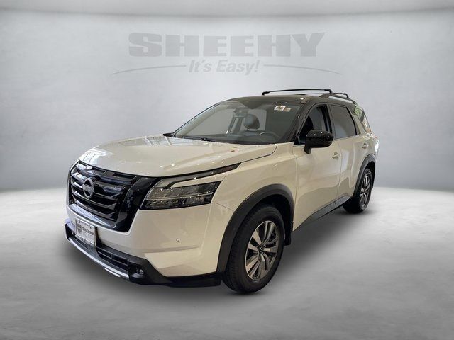 2023 Nissan Pathfinder SL