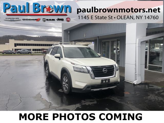 2023 Nissan Pathfinder SL