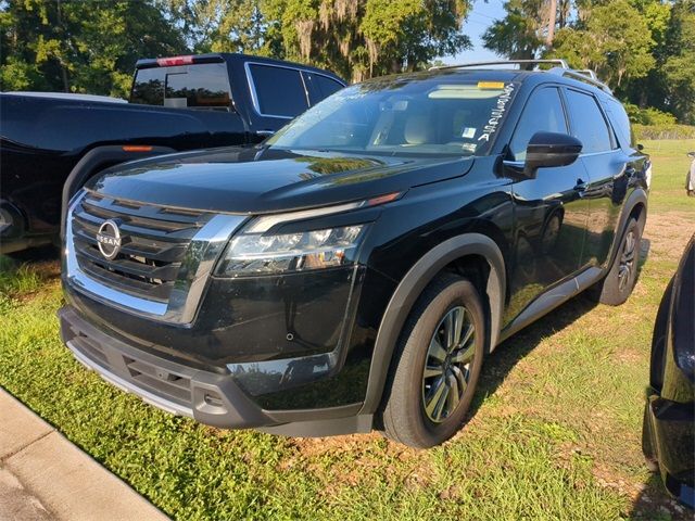 2023 Nissan Pathfinder SL