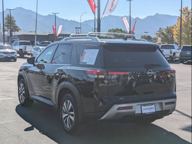 2023 Nissan Pathfinder SL