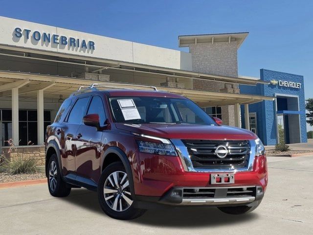 2023 Nissan Pathfinder SL