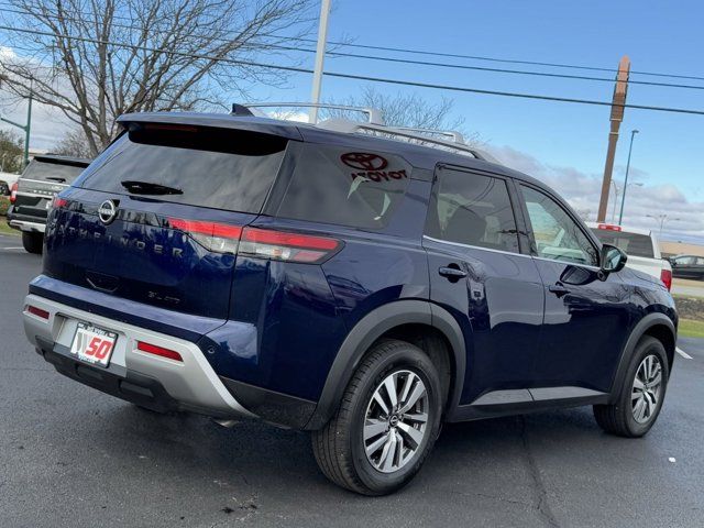 2023 Nissan Pathfinder SL