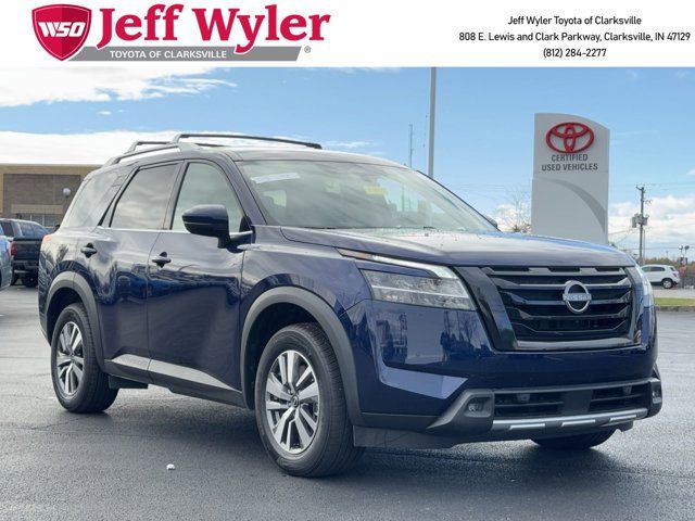 2023 Nissan Pathfinder SL