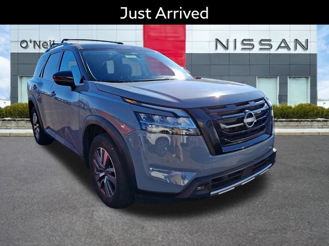 2023 Nissan Pathfinder SL