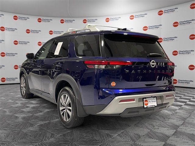 2023 Nissan Pathfinder SL