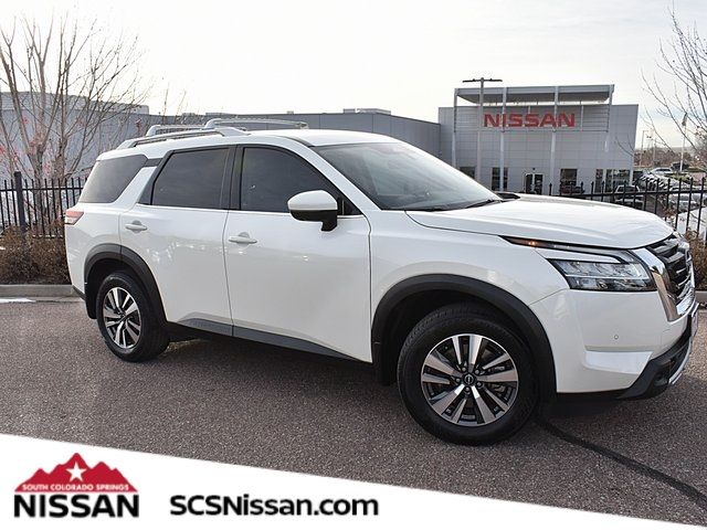 2023 Nissan Pathfinder SL