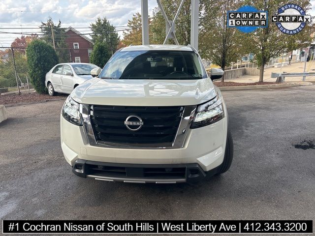 2023 Nissan Pathfinder SL