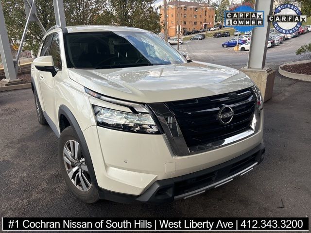 2023 Nissan Pathfinder SL