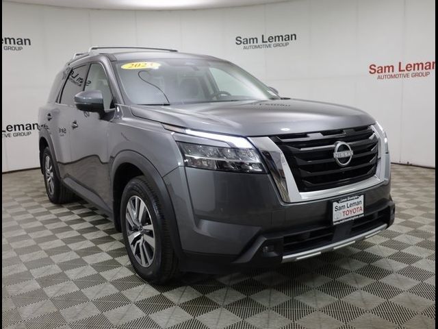 2023 Nissan Pathfinder SL