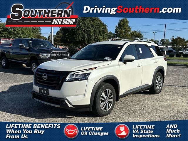 2023 Nissan Pathfinder SL