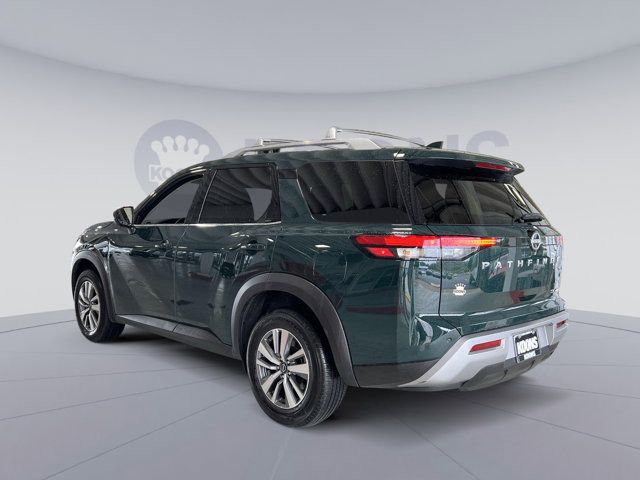 2023 Nissan Pathfinder SL