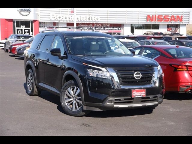 2023 Nissan Pathfinder SL