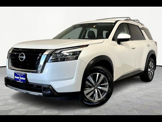 2023 Nissan Pathfinder SL