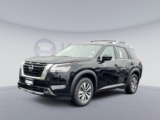 2023 Nissan Pathfinder SL