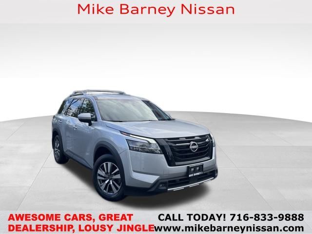 2023 Nissan Pathfinder SL