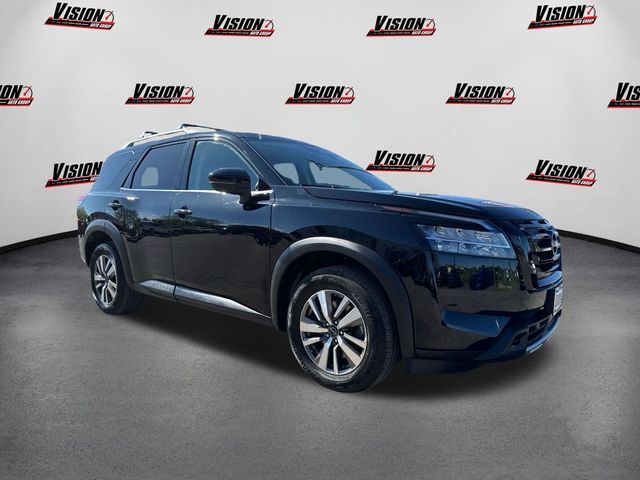 2023 Nissan Pathfinder SL