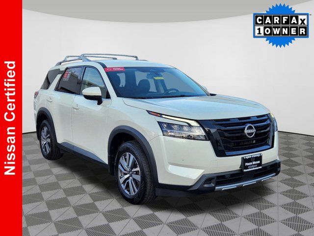 2023 Nissan Pathfinder SL