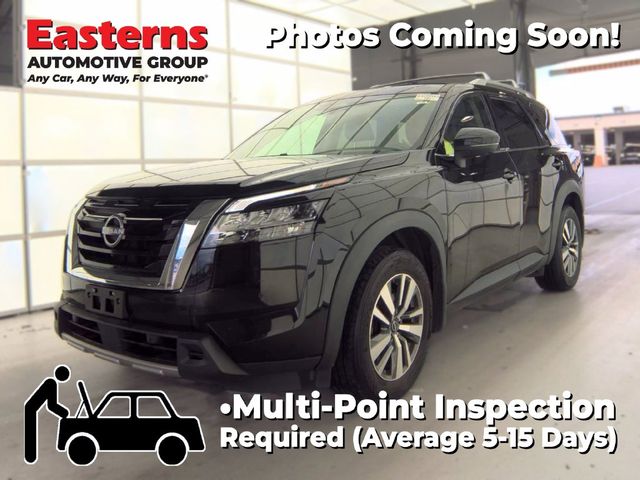 2023 Nissan Pathfinder SL
