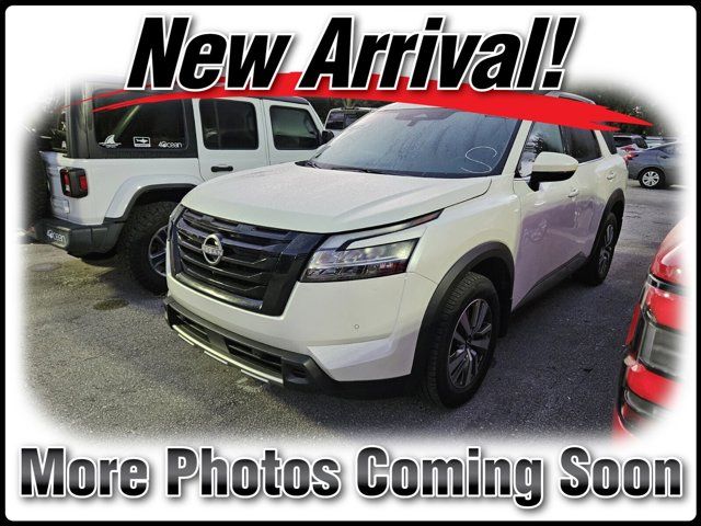 2023 Nissan Pathfinder SL