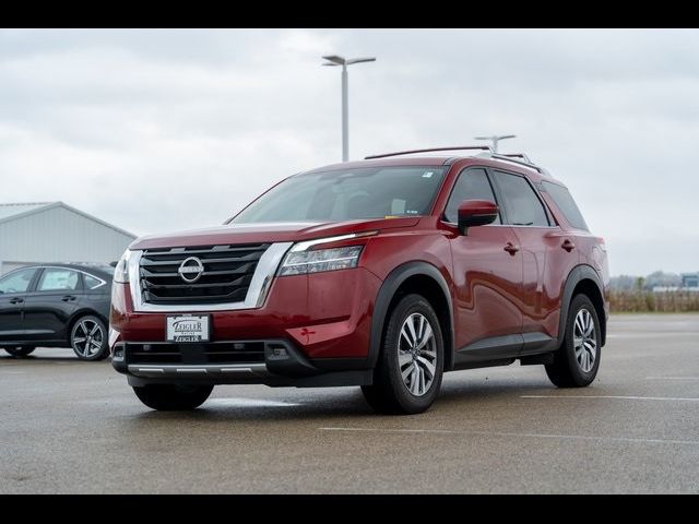 2023 Nissan Pathfinder SL