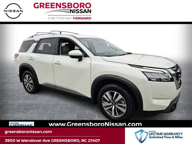 2023 Nissan Pathfinder SL