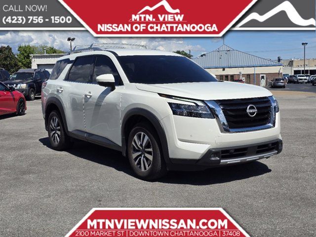 2023 Nissan Pathfinder SL