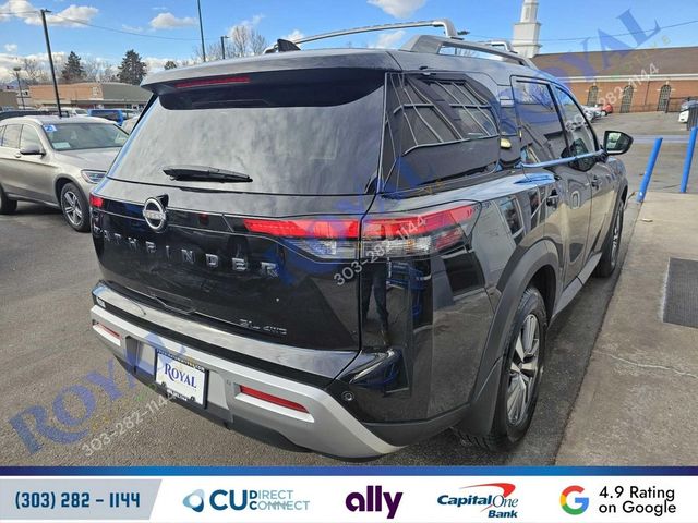 2023 Nissan Pathfinder SL