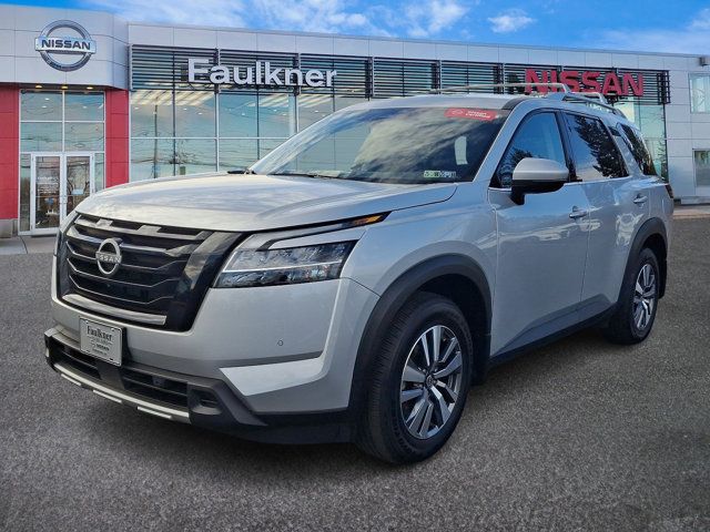 2023 Nissan Pathfinder SL