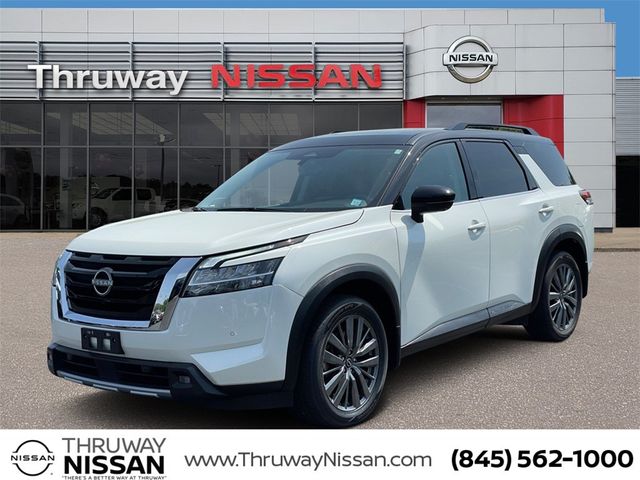 2023 Nissan Pathfinder SL