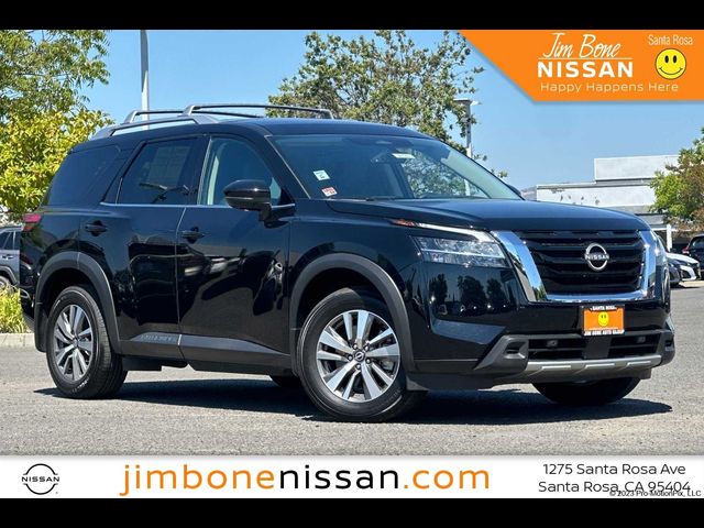 2023 Nissan Pathfinder SL