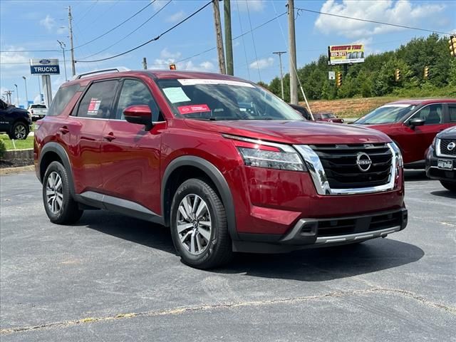 2023 Nissan Pathfinder SL