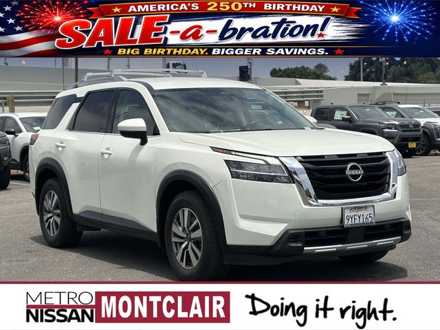 2023 Nissan Pathfinder SL