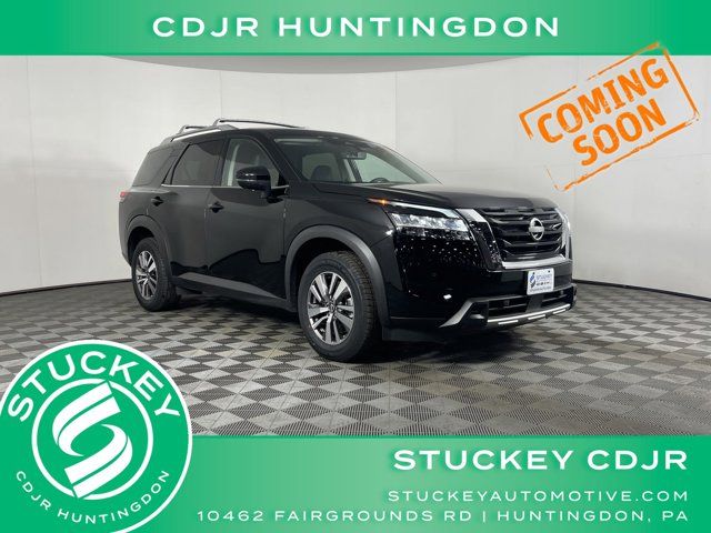 2023 Nissan Pathfinder SL