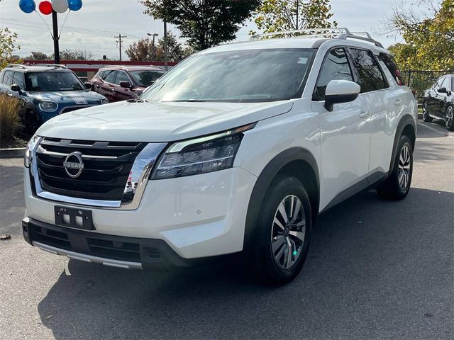 2023 Nissan Pathfinder SL